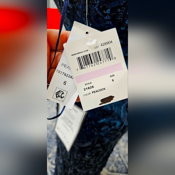 Long maxi Dress - Picture 2 of 7